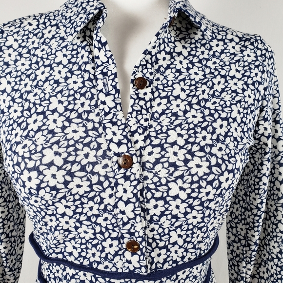 NWOT- Monteau Floral Shirt Dress with 3/4 Sleeve - Picture 4 of 9